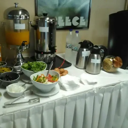 Pantheon מלון 2*